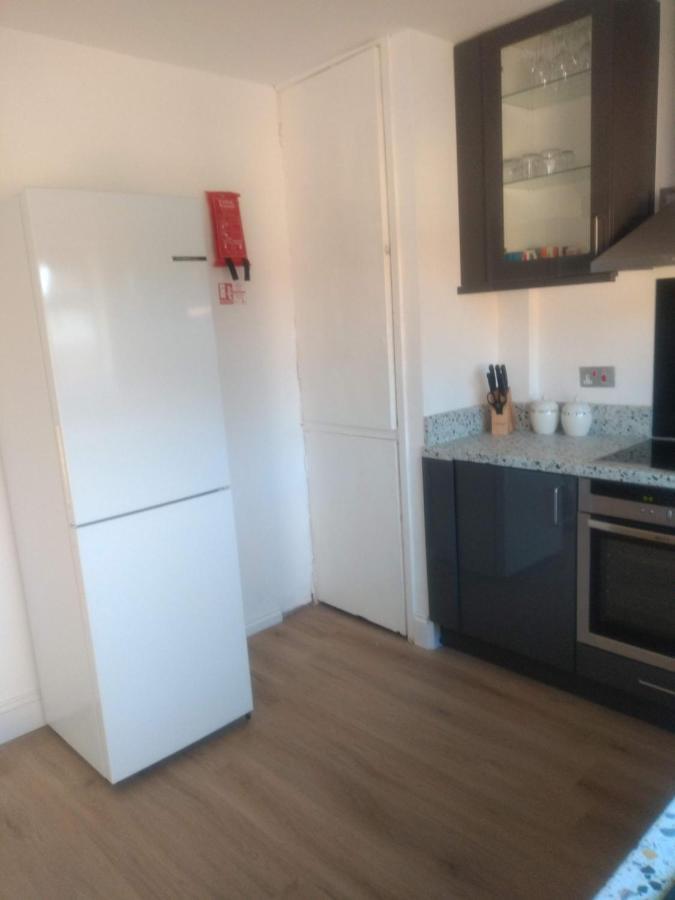 Cheltenham - 3 Bedroom, Parking, Disneyplus Экстерьер фото