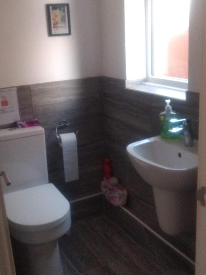 Cheltenham - 3 Bedroom, Parking, Disneyplus Экстерьер фото