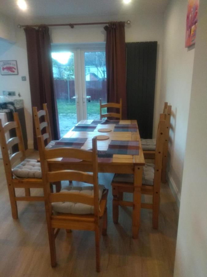Cheltenham - 3 Bedroom, Parking, Disneyplus Экстерьер фото